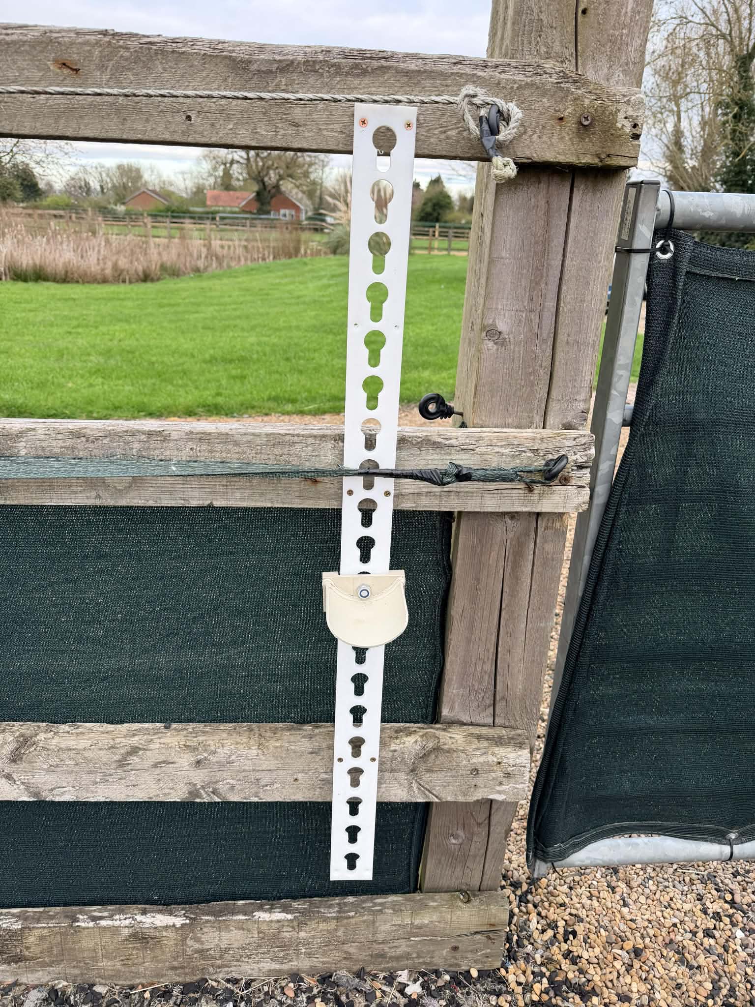 Fence mounted Horse Jump stand & cups - Image 2