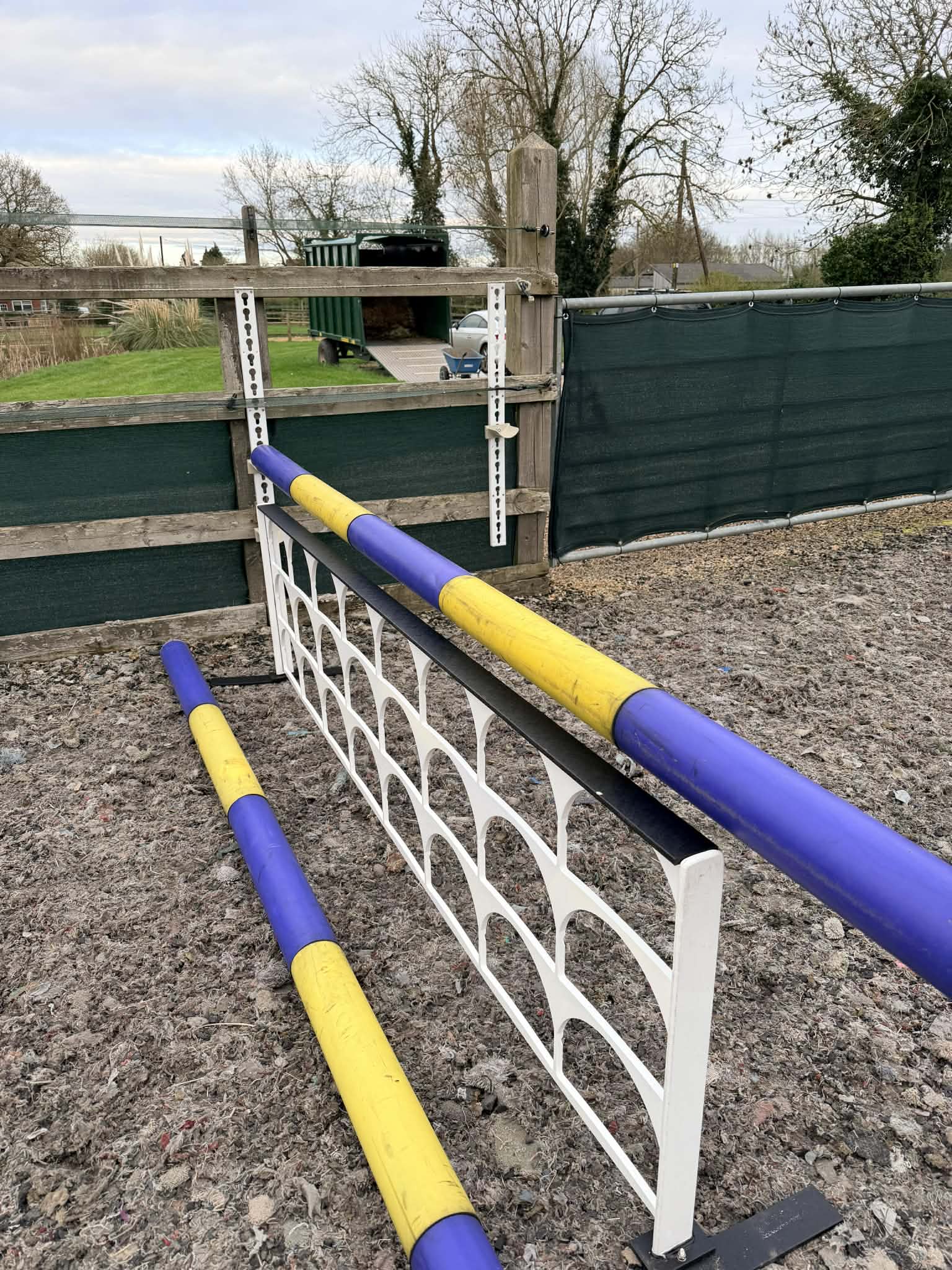 Fence mounted Horse Jump stand & cups